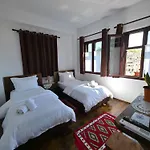 Sokak Boutique 베라트