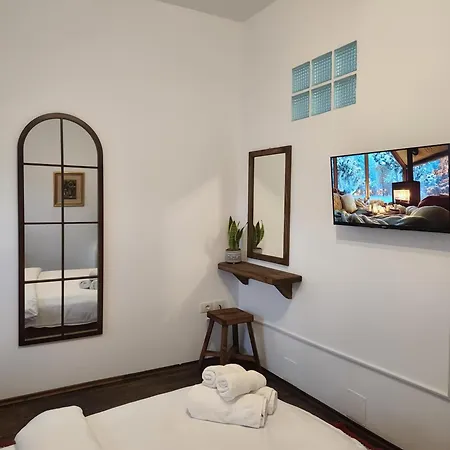 Sokak Boutique 3* Berat